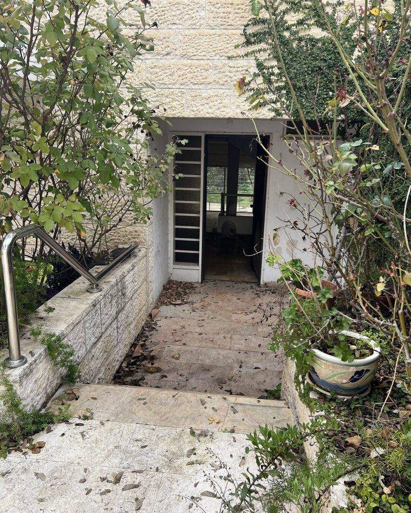 לפני: הכניסה